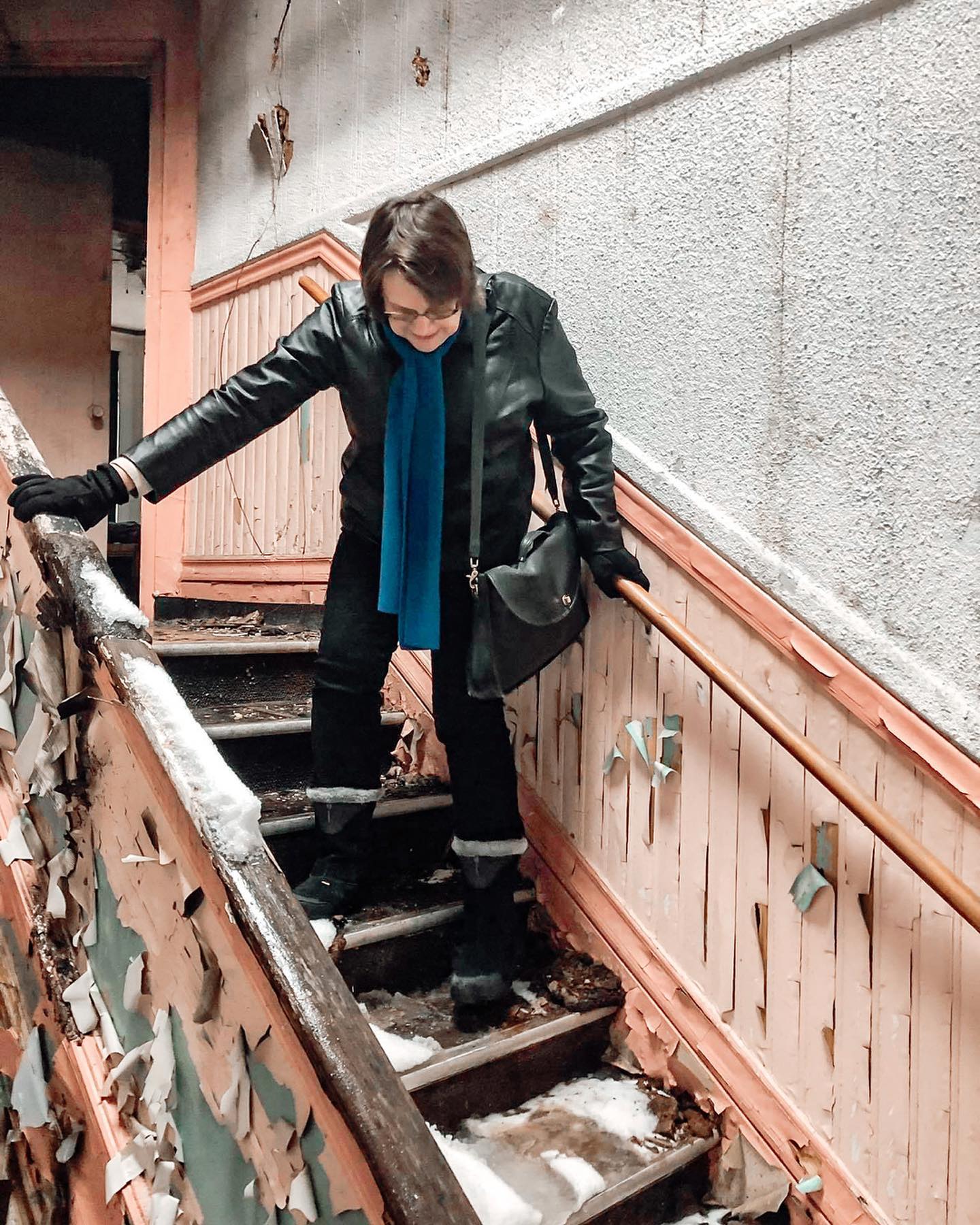 The original Oaklands on 9th staircase before restoration, damaged by three Minneapolis winters when the fire-gutted building had no roof